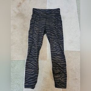 Gottex Black And Green Animal Print Leggings
